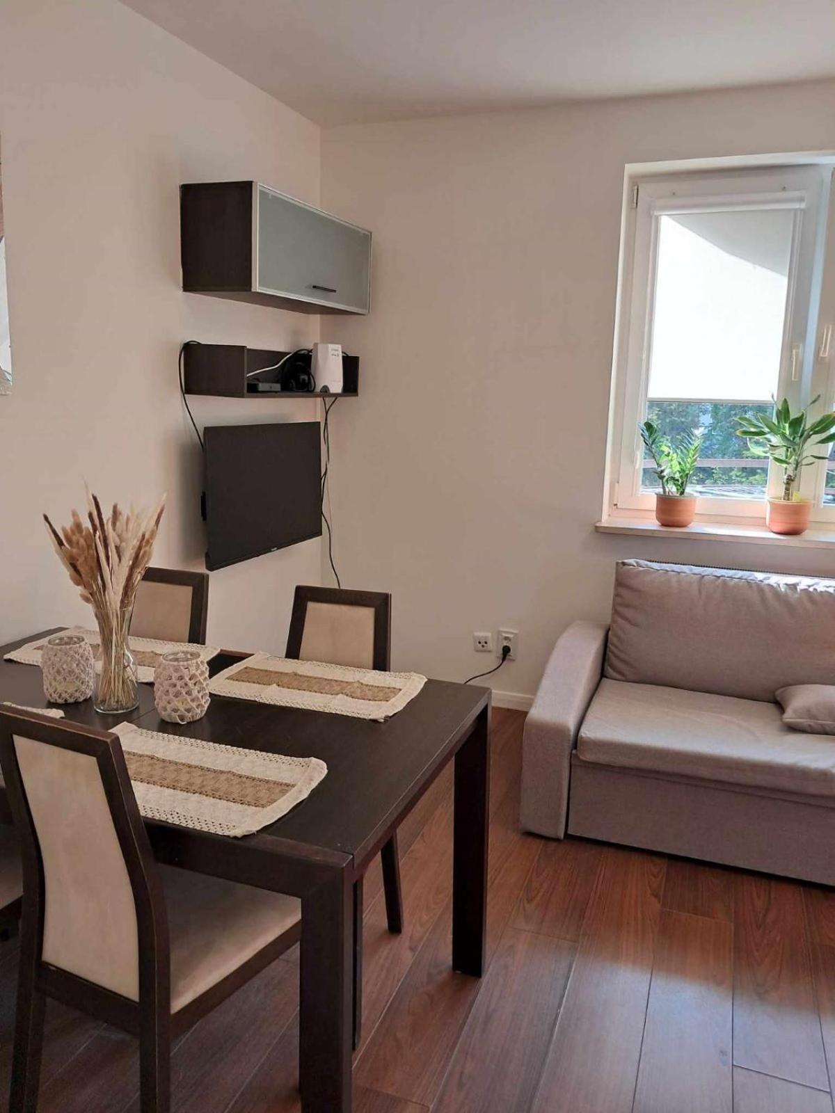 Apartament Julia 1-4 Os Parter Balkon Garaz Westerplatte Kielce